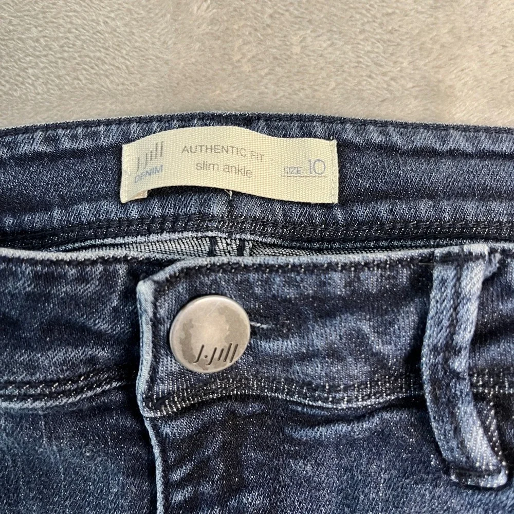 J. Jill Authentic Fit Slim Ankle Jeans Womens 10 Blue Floral Embroidered Denim